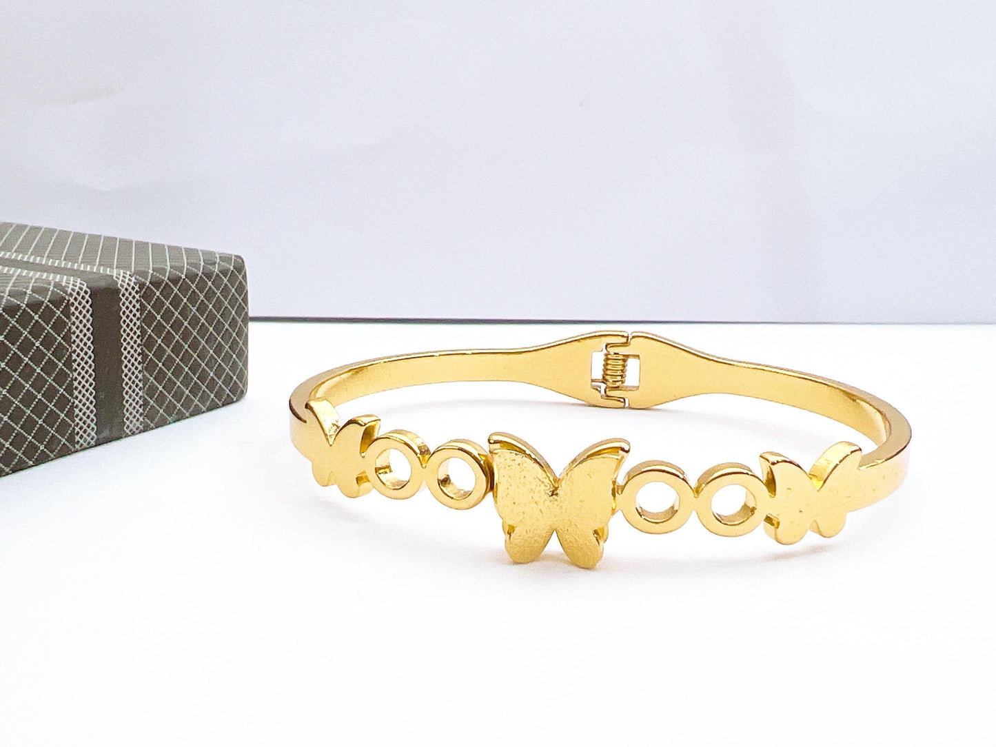 Butterfly Hand Cuff