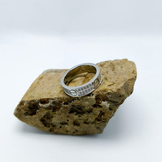 Cartier Love finger band